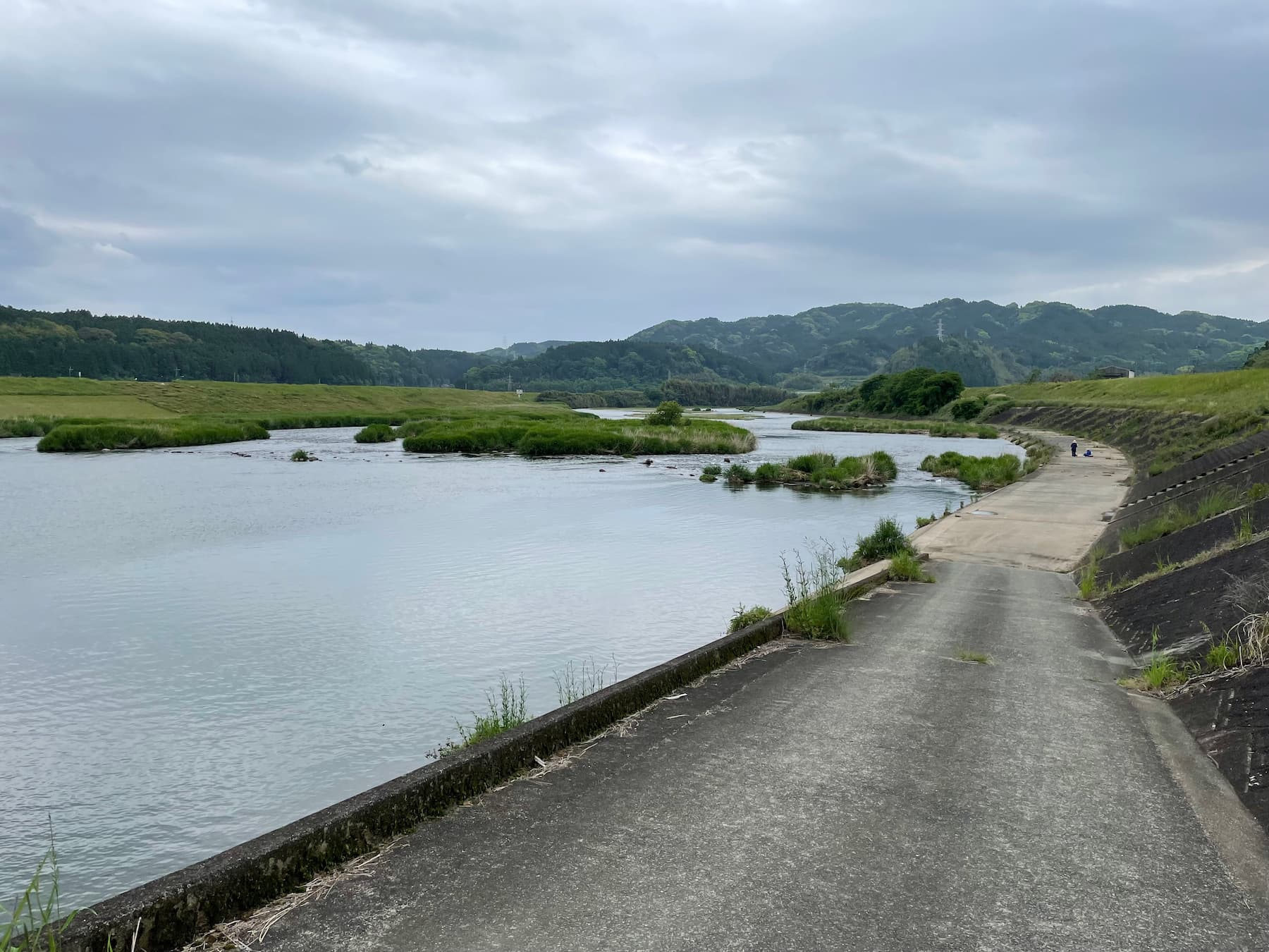 山鹿市あたりの菊池川の写真